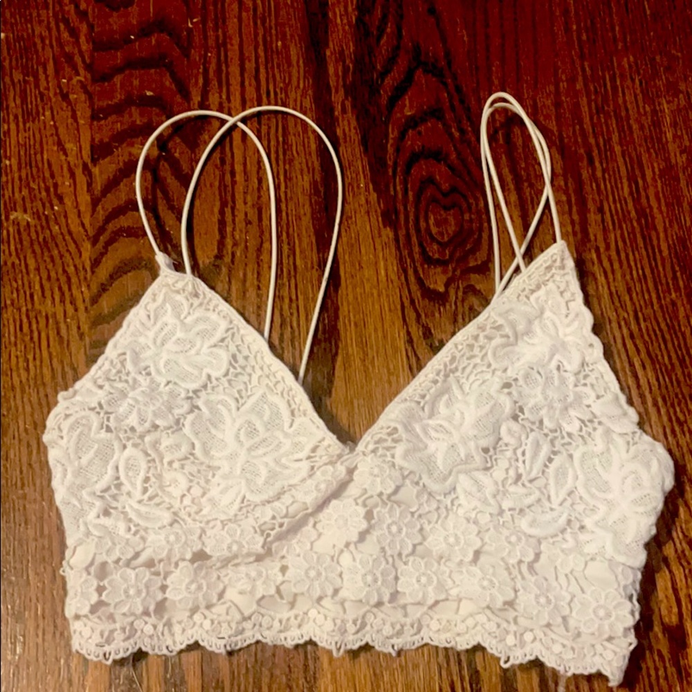 Forever 21 lace cream crop top- size small